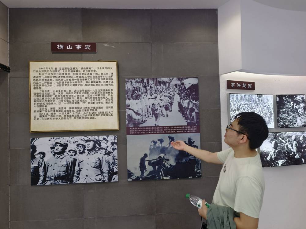 圖為團(tuán)隊成員參加紅色故事宣講