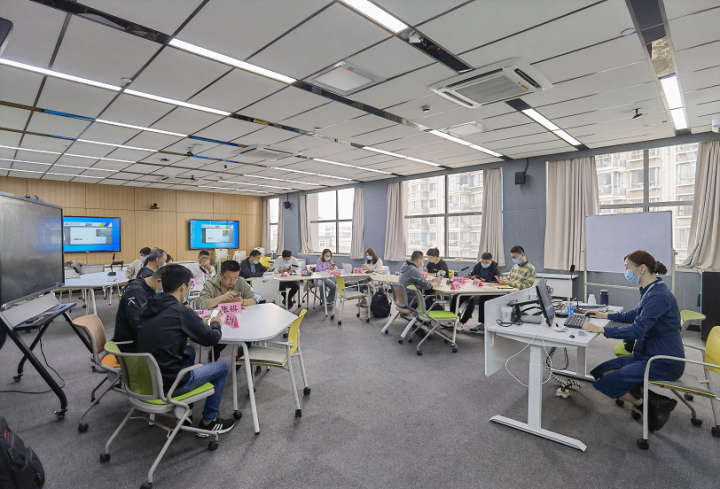 上海工匠學院新一期工匠學歷班招生啟動，賦能企業(yè)網(wǎng)絡(luò)技術(shù)服務(wù)人才培養(yǎng)